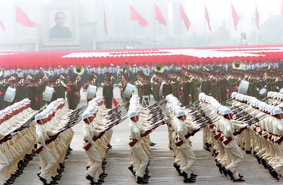 中國閱兵史上的霸氣瞬間，回顧1984年的閱兵盛況，中國閱兵史上的霸氣瞬間，回顧1984年閱兵盛況的震撼瞬間