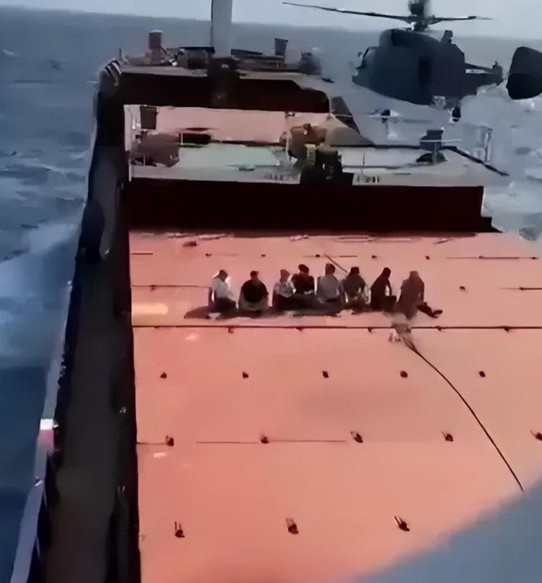 俄羅斯向美軍艦開火，事件背景與SEO解讀，俄羅斯對美軍艦開火事件背景解析與SEO視角解讀