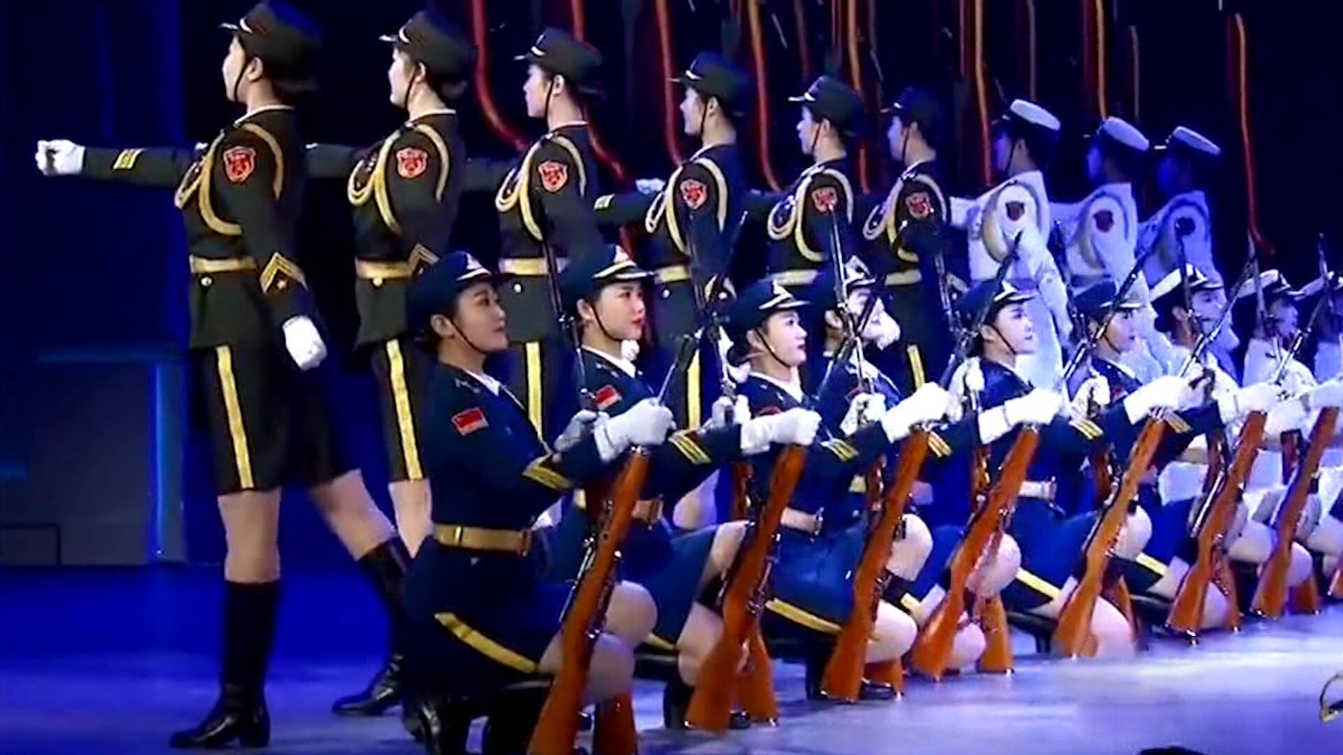 三軍女兵隊跳舞，展現(xiàn)力量與柔美的完美結(jié)合，三軍女兵隊舞蹈，力量與柔美的完美交融