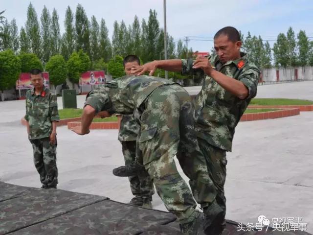 當兵可以談戀愛嗎？——深度解析軍營戀愛現(xiàn)象，軍營戀愛現(xiàn)象，解析士兵能否談戀愛的多維度視角