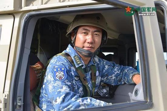 滿廣志現(xiàn)在是什么軍銜？深度解析其軍事生涯及成就，滿廣志的軍銜與軍事生涯，深度解析及成就概覽