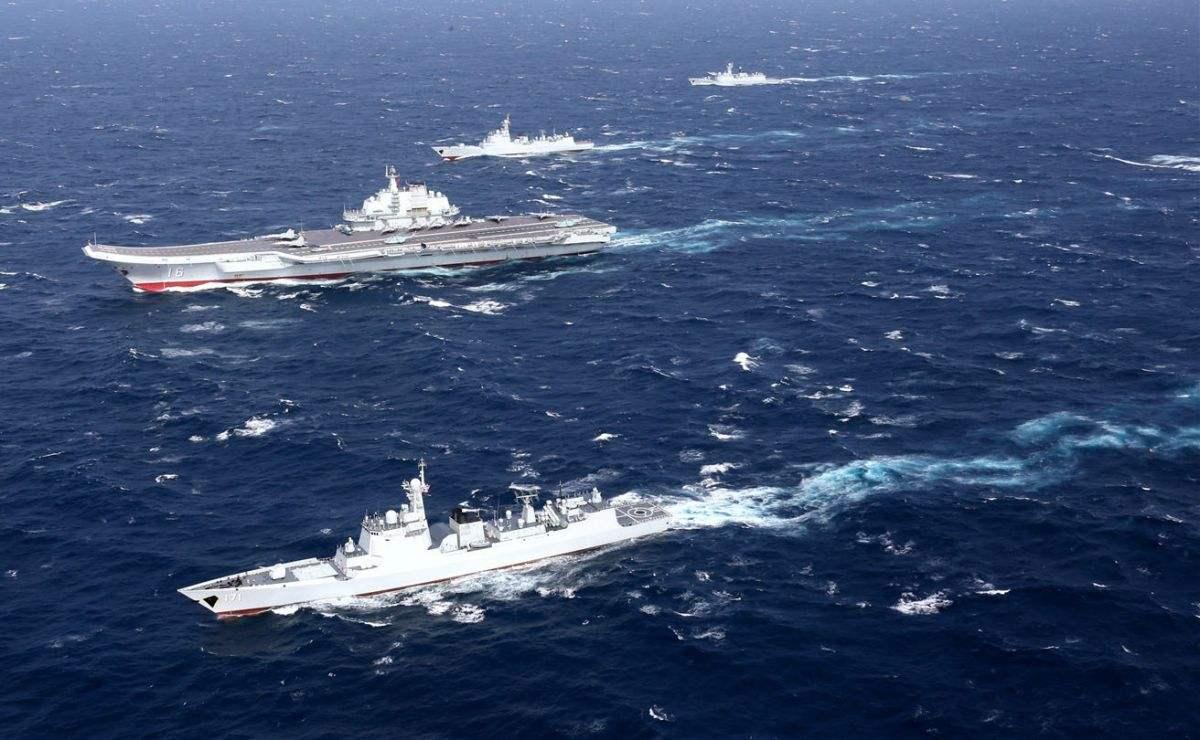 聚焦國際海域，中國戰(zhàn)艦圍觀英艦背后的故事，聚焦國際海域，中國戰(zhàn)艦視角下的英艦背后故事