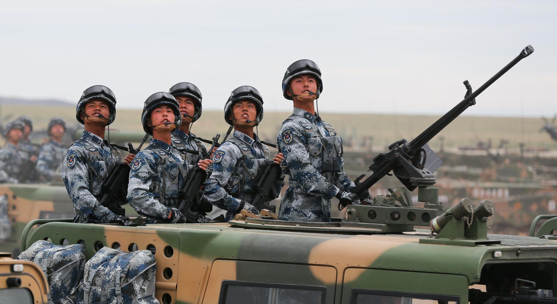 建軍90年閱兵完整版，回顧歷史，展望未來，建軍90年閱兵回顧，歷史印記與未來展望