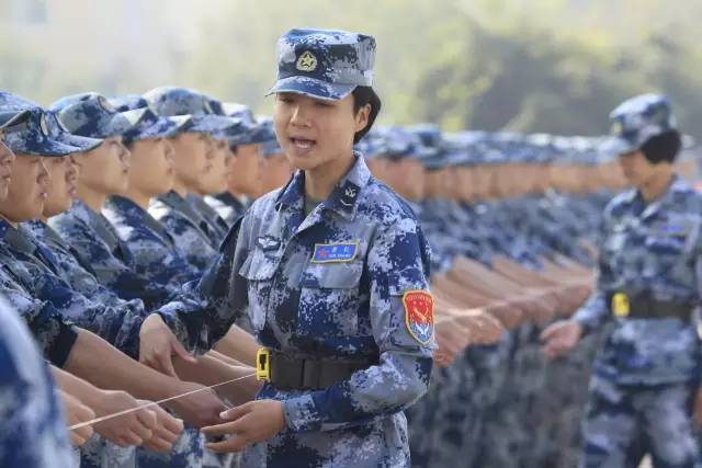 大學(xué)生女兵容易被錄取嗎？解析影響因素與機(jī)會(huì)平等，女大學(xué)生兵錄取機(jī)會(huì)解析，影響因素與平等權(quán)益探討
