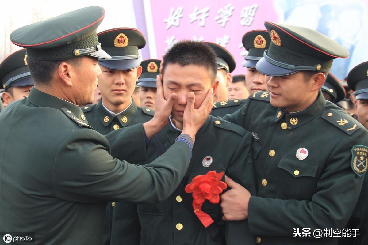 空軍義務(wù)兵在軍隊中的職責(zé)與角色，探尋空軍義務(wù)兵的主要任務(wù)，空軍義務(wù)兵職責(zé)與角色探究，主要任務(wù)解析