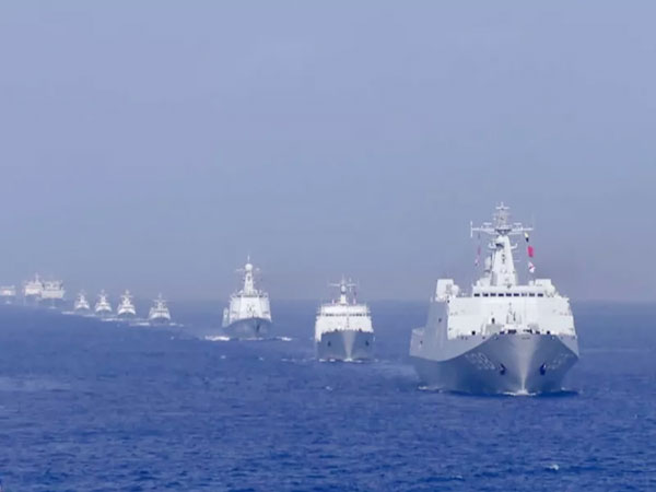 人民海軍成立70周年閱兵，輝煌成就與堅(jiān)定前行，人民海軍成立70周年閱兵，輝煌成就鑄就，堅(jiān)定前行展雄姿