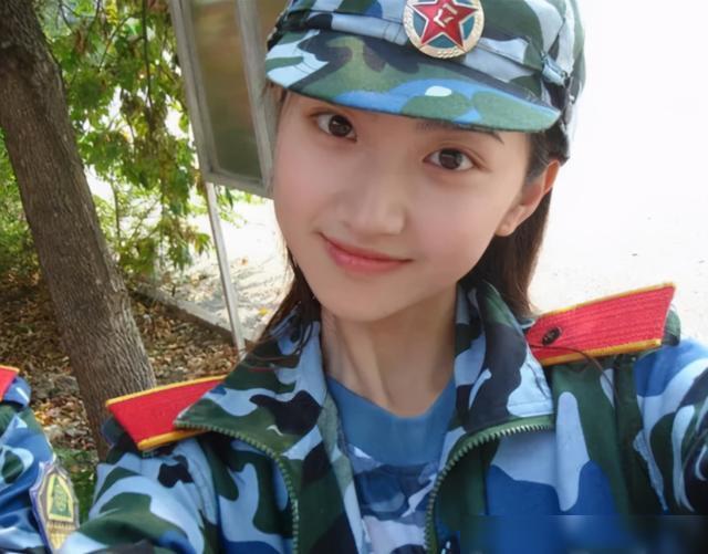 軍事直播間董嘉耀，一位軍事領(lǐng)域的佼佼者，董嘉耀，軍事領(lǐng)域的翹楚，深度解析軍事直播間