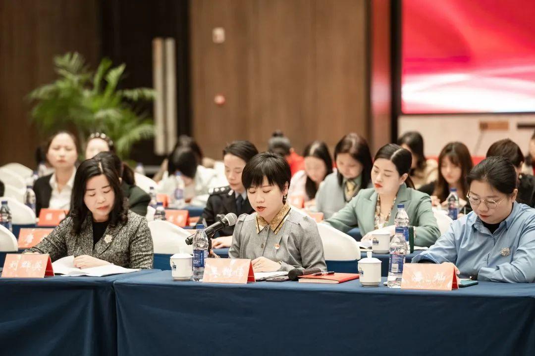 正版管家婆軟件，全面解析其優(yōu)勢與價值，正版管家婆軟件，優(yōu)勢與價值全面解析