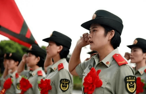 關(guān)于在校大學(xué)生是否應(yīng)該去當(dāng)兵的探討與建議——以不推薦在校大學(xué)生去當(dāng)兵為中心，關(guān)于在校大學(xué)生是否應(yīng)去當(dāng)兵的探討與觀點(diǎn)，不推薦在校大學(xué)生入伍的建議分析