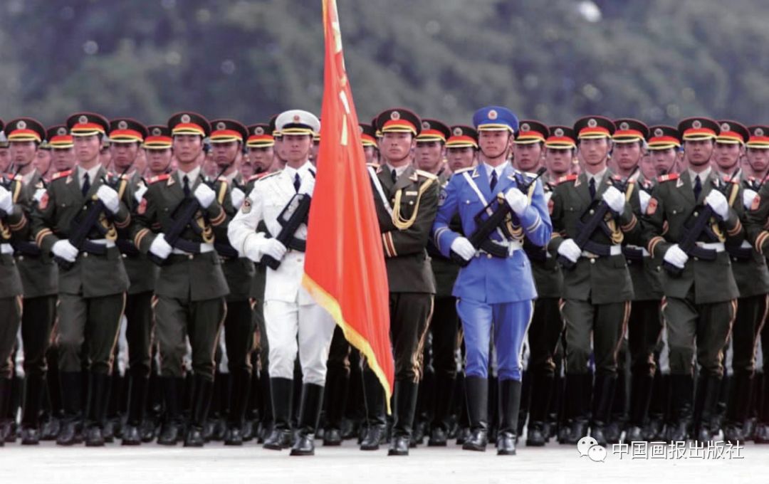 關于2019閱兵武警錯誤動作視頻的探討，關于武警在2019閱兵中出現(xiàn)錯誤動作的視頻分析