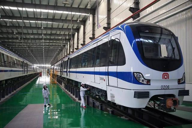 殲-31B戰(zhàn)機橫空出世，探索新一代中國空中力量之巔，殲-31B戰(zhàn)機亮相，新一代中國空中力量巔峰探索