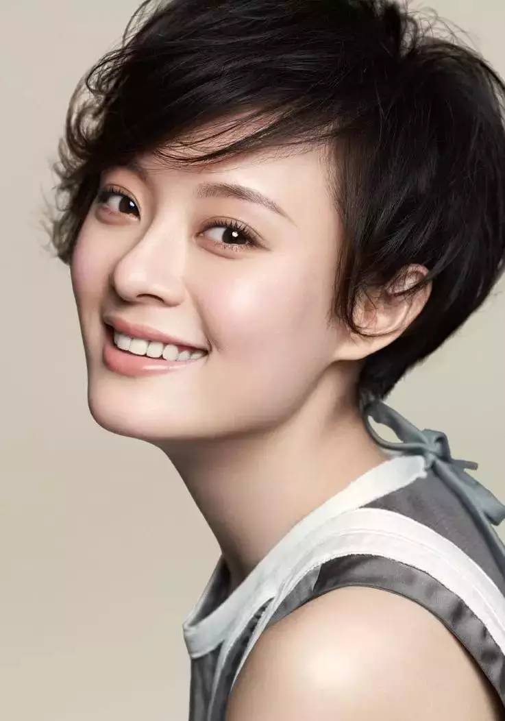 中國短發(fā)女明星，時尚魅力的獨(dú)特展現(xiàn)，中國短發(fā)女明星的時尚魅力獨(dú)特展現(xiàn)