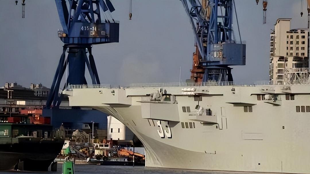 安徽艦——中國海軍的新銳航母力量，中國海軍新銳力量，安徽艦領(lǐng)銜航母編隊