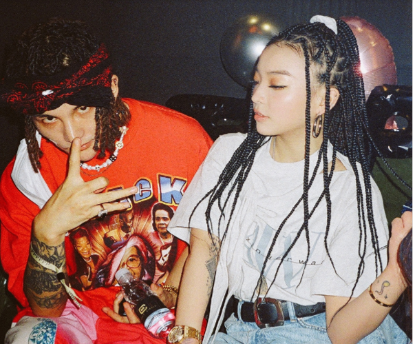 關(guān)于明星露與玩奶頭視頻的誤解與真相——網(wǎng)絡(luò)時代的文化探討，明星露與玩奶頭視頻背后的誤解與真相，網(wǎng)絡(luò)時代的文化透視