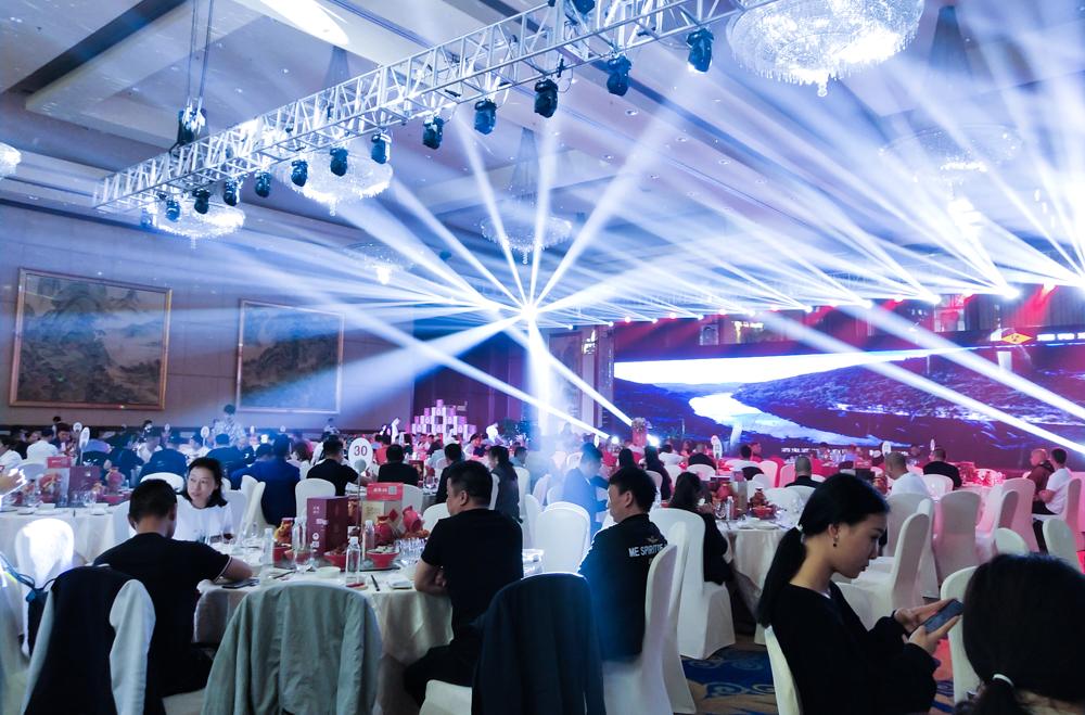 酒鬼酒，探尋獨(dú)特魅力的背后故事，酒鬼酒，探尋獨(dú)特魅力背后的傳奇故事