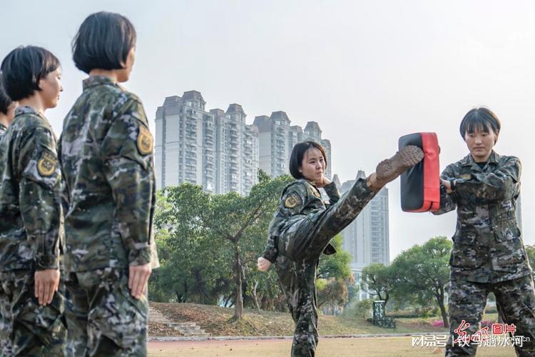 大學(xué)女兵選拔，性別與選拔機(jī)會(huì)的關(guān)系探討，大學(xué)女兵選拔，性別與選拔機(jī)會(huì)的深度探討