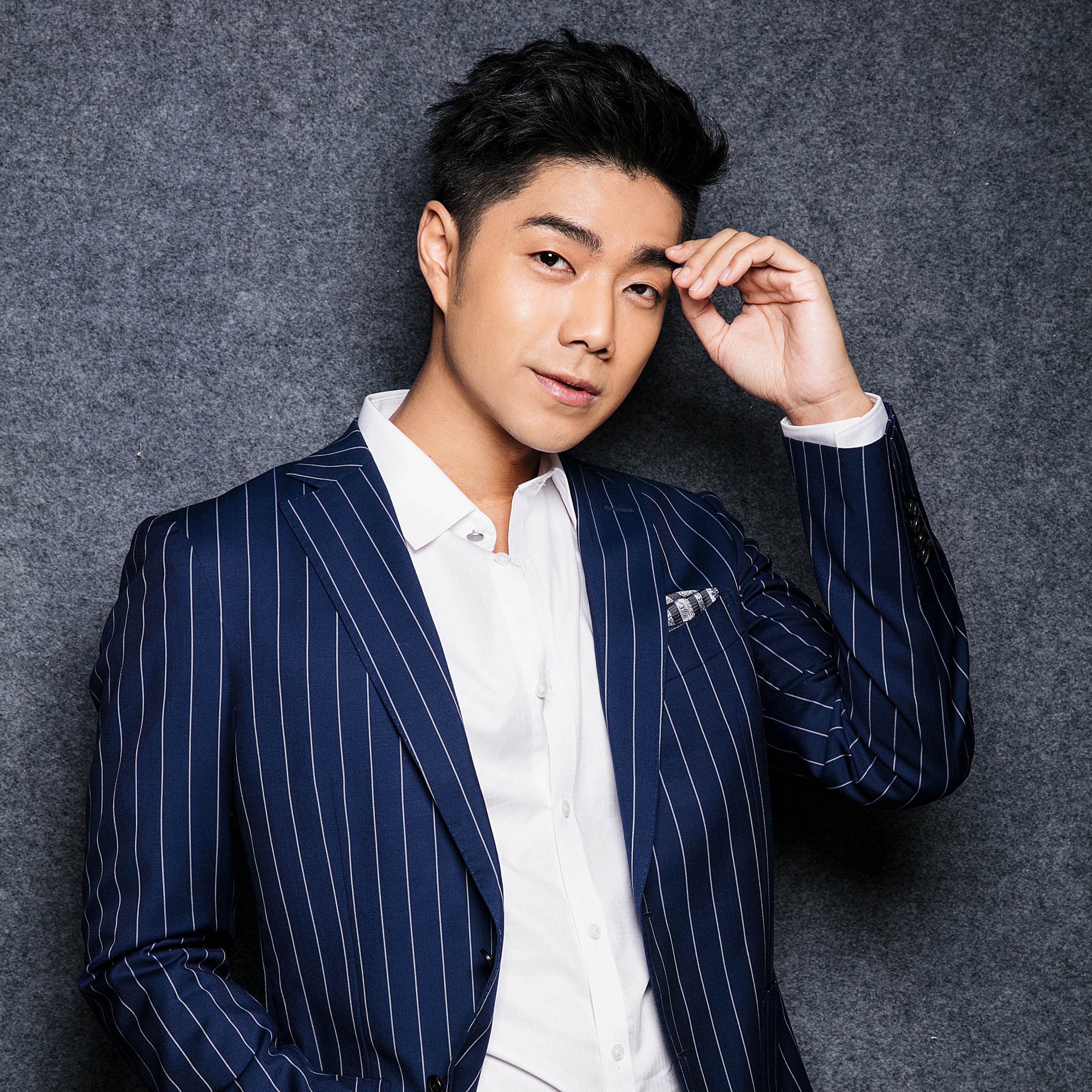 袁成杰演員，星光璀璨，演藝之路無限寬廣，袁成杰，星光璀璨演藝路，無限寬廣的明星之路