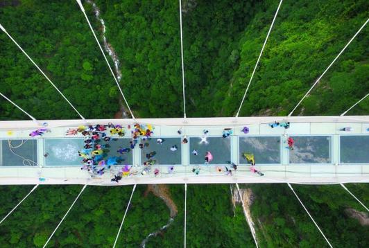 揭秘玻璃橋旅游景點(diǎn)所在地——探索極致高空體驗(yàn)之旅，揭秘玻璃橋旅游景點(diǎn)，高空極致體驗(yàn)之旅