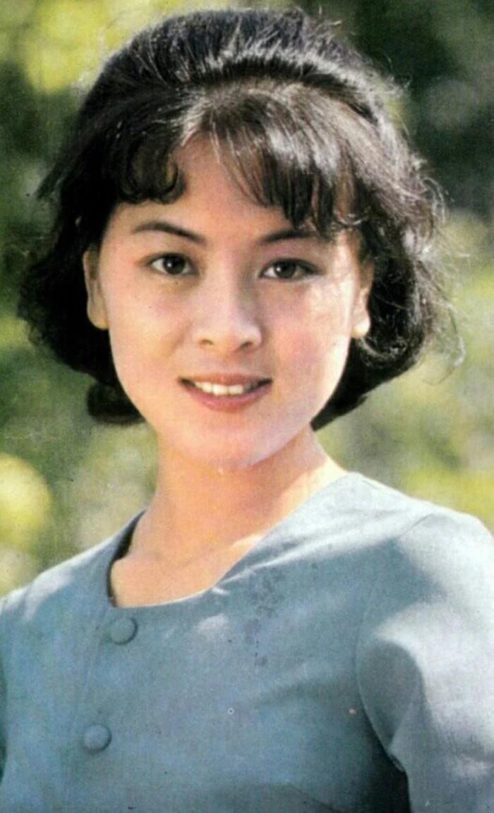 大陸女明星排行榜，璀璨閃耀的華語(yǔ)影視界之星，大陸女明星璀璨排行榜，華語(yǔ)影視界的閃耀之星