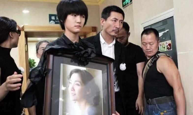 演員張子健，演藝之路與魅力無限，張子健，演藝之路璀璨，魅力無限綻放