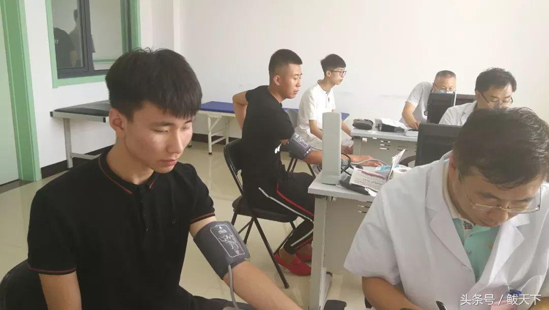 免費(fèi)征兵咨詢，全天候在線，為您解答疑惑，免費(fèi)征兵咨詢?nèi)旌蛟诰€答疑解惑