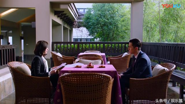 賈靜雯個(gè)人簡(jiǎn)歷——一位耀眼明星的生平與事業(yè)軌跡，賈靜雯的個(gè)人生平與事業(yè)軌跡，耀眼明星的歷程