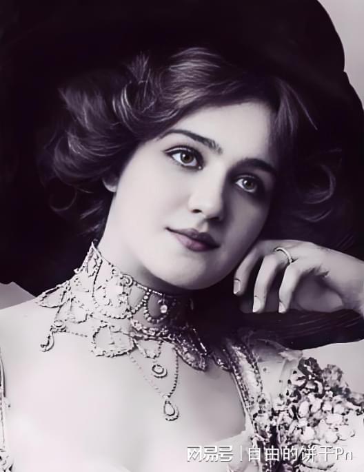 中國前一百名漂亮女明星圖片，璀璨星光，一覽無余，中國璀璨女星，前百名漂亮女明星圖片全景展示