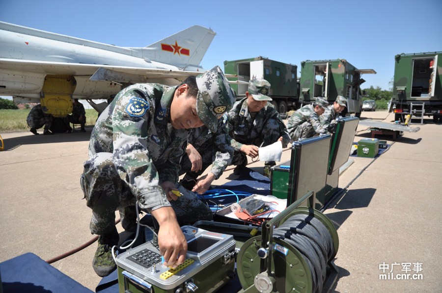 軍事直播，探索軍事領(lǐng)域的實(shí)時(shí)動(dòng)態(tài)與深度解析，軍事直播，實(shí)時(shí)探索軍事動(dòng)態(tài)與深度解析