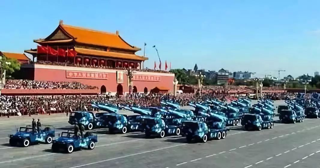 國慶70周年閱兵，展現(xiàn)中國力量與榮耀，國慶70周年閱兵，彰顯中國力量與榮光
