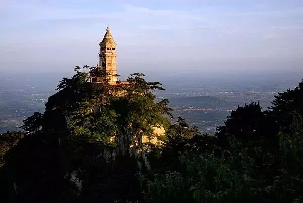 盤山風(fēng)景區(qū)，自然美景的瑰寶，盤山風(fēng)景區(qū)，自然美景的瑰寶之地