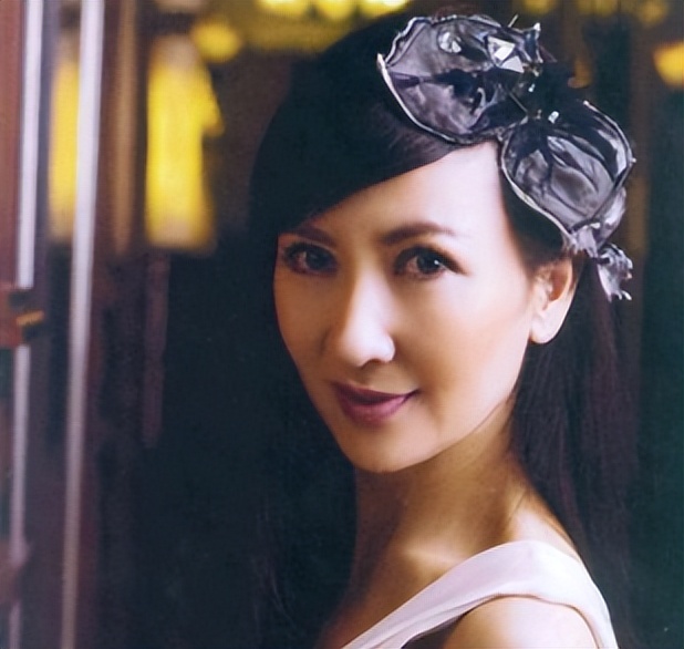 陳美琪個(gè)人資料年齡，揭秘一位閃耀明星的生平與成長歷程，陳美琪生平與成長歷程揭秘，個(gè)人資料與年齡全揭秘