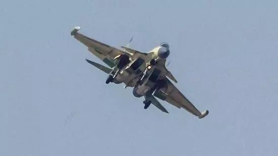 殲-15D，中國(guó)新一代艦載戰(zhàn)斗機(jī)的獨(dú)特優(yōu)勢(shì)與未來發(fā)展，殲-15D艦載戰(zhàn)斗機(jī)，獨(dú)特優(yōu)勢(shì)與未來展望