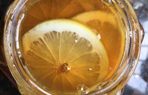 蜂蜜檸檬水的作用與功效，健康飲品的新選擇，蜂蜜檸檬水，健康飲品的新選擇及其功效與作用