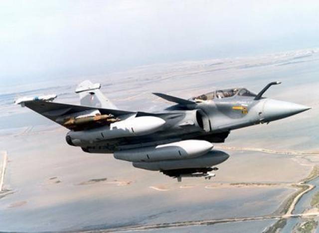 殲-10D已定型，深度解析新一代戰(zhàn)斗機性能與技術特點，殲-10D新一代戰(zhàn)斗機性能與技術特點深度解析