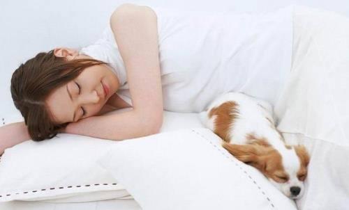 經(jīng)期飲食禁忌，經(jīng)期不能吃什么，經(jīng)期飲食禁忌，經(jīng)期應(yīng)避免哪些食物？