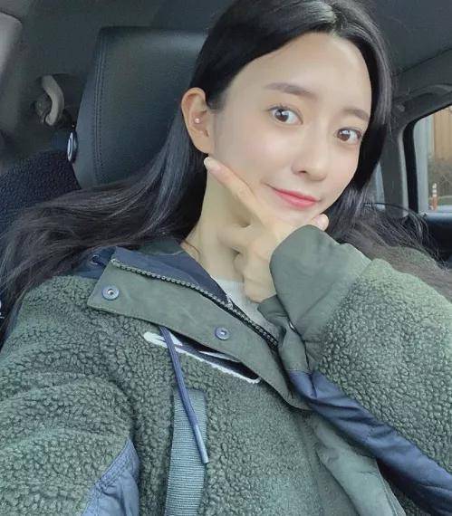 韓國女星金智恩，星光璀璨，魅力無限，韓國女星金智恩，星光璀璨的魅力無限