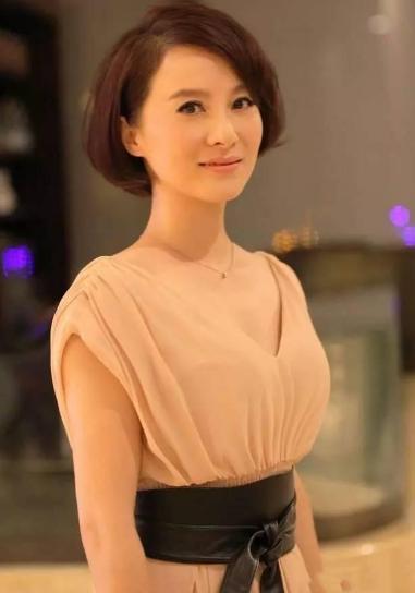 徐露個(gè)人資料簡(jiǎn)介及家世背景深度解析，徐露個(gè)人簡(jiǎn)介及家世背景深度探究