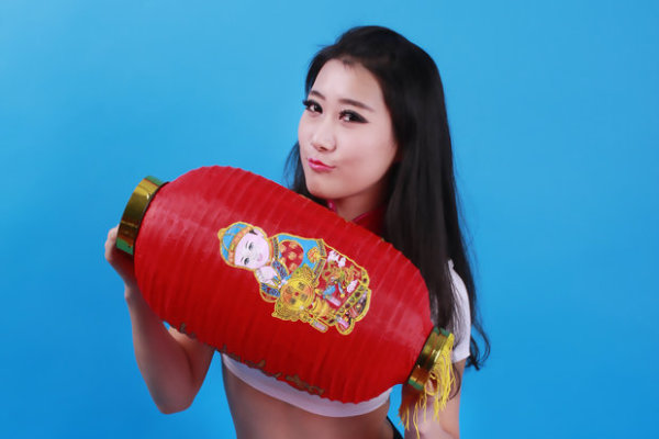 王中王白小姐四肖選一尚，揭秘背后的秘密與傳奇故事，揭秘王中王白小姐四肖選一尚背后的傳奇故事與秘密