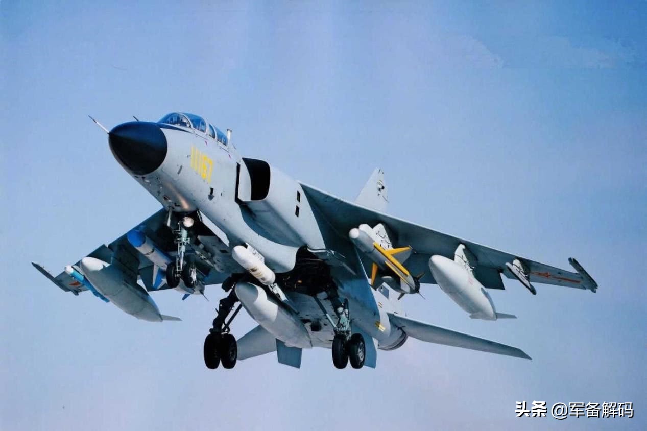 殲轟7為何成為所謂的飛行棺材？深度解析其背后原因，深度解析殲轟7成飛行棺材的背后原因