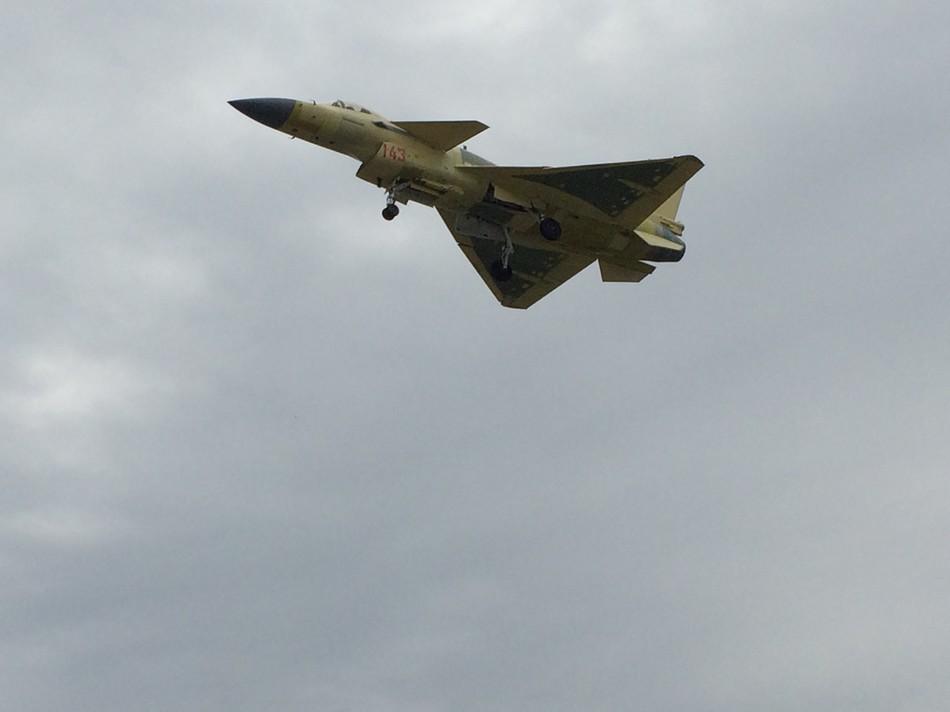 殲10D黃皮機(jī)首飛，中國空軍新一代戰(zhàn)斗機(jī)的里程碑事件，中國空軍里程碑事件，殲10D黃皮機(jī)首飛成功