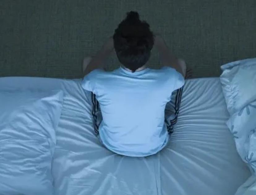 蕁麻疹為什么晚上嚴(yán)重的深度解析，蕁麻疹夜晚加劇的深度解析原因