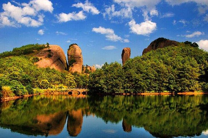 九寨溝有什么景點(diǎn)——探秘人間仙境的絕美風(fēng)光，探秘九寨溝，人間仙境的絕美風(fēng)光與景點(diǎn)全攻略