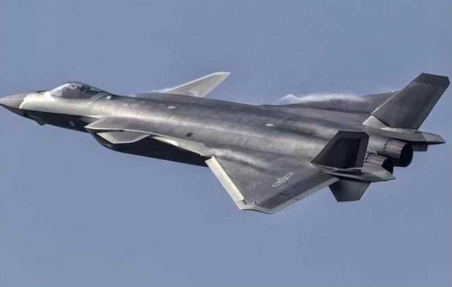 中國殲-40戰(zhàn)斗機圖片，探索未來空中霸主的風采，中國殲-40戰(zhàn)斗機，未來空中霸主的風采探索圖片展示