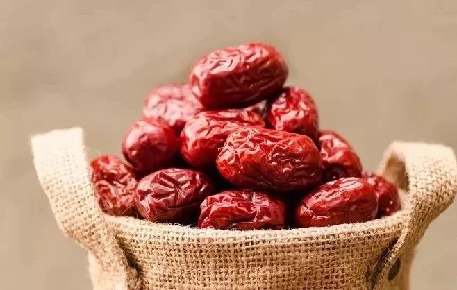 紅棗，營養(yǎng)與健康之寶，紅棗，營養(yǎng)與健康之奧秘