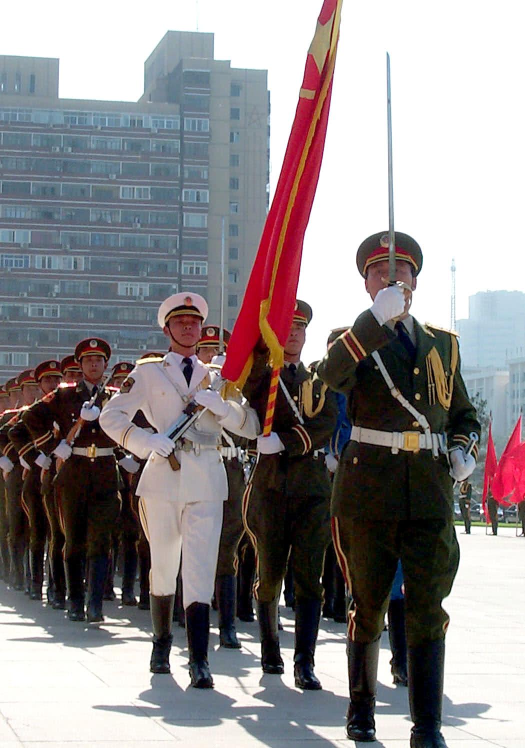 三軍儀仗隊(duì)視頻完整版，展現(xiàn)榮耀與風(fēng)采的盛典，三軍儀仗隊(duì)榮耀盛典，完整視頻展現(xiàn)風(fēng)采與力量