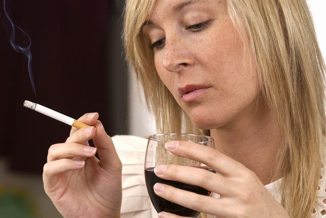 女性雌激素高的表現(xiàn)及其影響，女性雌激素高的癥狀與影響概述