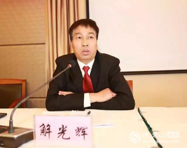 新聞最新頭條精選，十款不容錯(cuò)過(guò)的熱點(diǎn)資訊解讀，精選新聞?lì)^條，十款熱點(diǎn)資訊解讀，不容錯(cuò)過(guò)