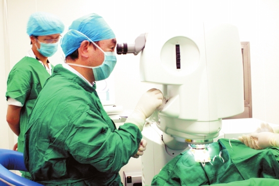 近視激光手術(shù)危害全面解析，近視激光手術(shù)風(fēng)險全面解析與探討