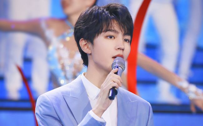 吳磊與迪麗熱巴，兩位明星的個(gè)人資料簡(jiǎn)介，吳磊與迪麗熱巴，明星個(gè)人資料簡(jiǎn)介