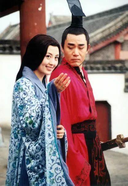 楊童舒?zhèn)€人資料、圖片及丈夫揭秘，楊童舒?zhèn)€人檔案曝光，圖片及神秘丈夫揭秘